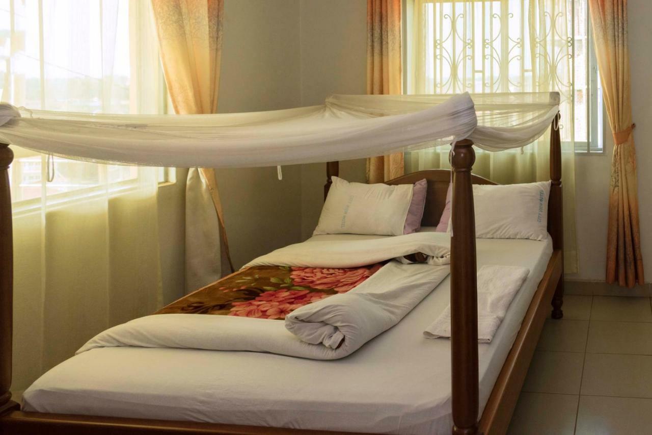 Relief Motel Fort Portal Ngoại thất bức ảnh